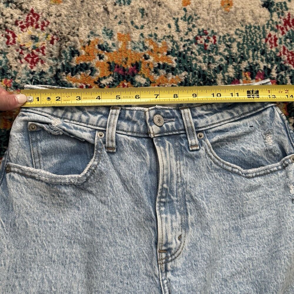 Abercrombie & Fitch 90s High Rise Relaxed Jeans Curve Love Light Wash Size 26/2S - Picture 6 of 10